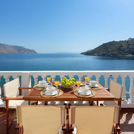 Maravelia Mare Guest House Symi Bagian luar foto
