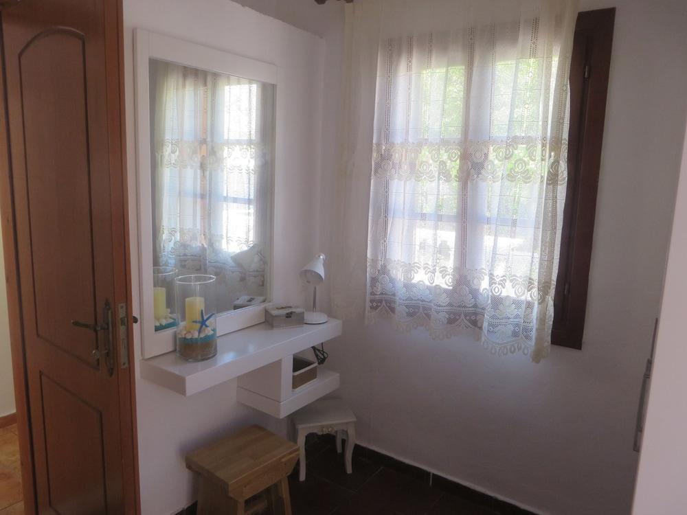 Maravelia Mare Guest House Symi Bagian luar foto