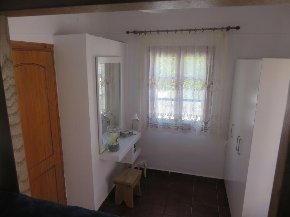 Maravelia Mare Guest House Symi Bagian luar foto
